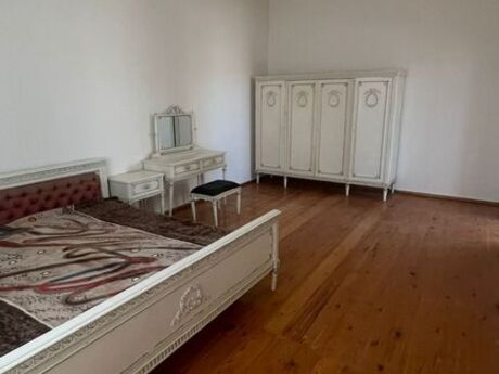 7 otaqlı həyət evi/bağ evi - Mərdəkan q. - 347 m²