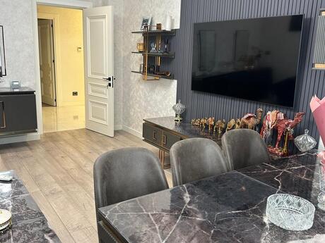 4 otaqlı yeni tikili - Ağ şəhər q. - 135 m²