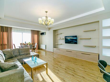 Объявление №4915234 - Баку, м. Шах Исмаил Хатаи, 3-комн., 135 м², 15/24 этаж