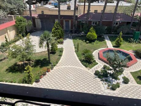 9 otaqlı həyət evi/bağ evi - Bakıxanov q. - 800 m²