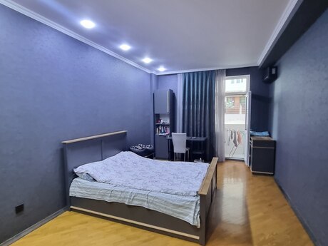 3 otaqlı yeni tikili - Elmlər Akademiyası m. - 130 m²