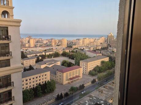 3-room new-build apartment for rent in Elmlər Akademiyası, 155 m², 1 500 AZN/mo, photo 2 / 11
