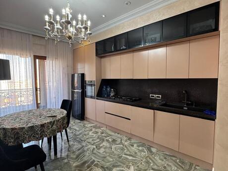3 otaqlı yeni tikili - Nəsimi r. - 150 m²