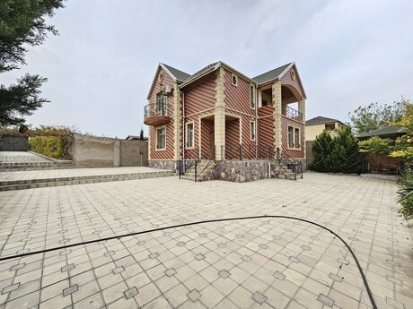 5 otaqlı həyət evi/bağ evi - Novxanı q. - 190 m²