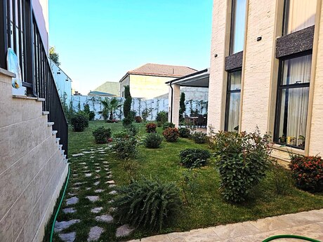 8 otaqlı həyət evi/bağ evi - Badamdar q. - 400 m²