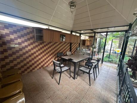 5 otaqlı həyət evi/bağ evi - Qara Qarayev m. - 250 m²