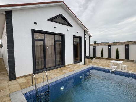 4 otaqlı həyət evi/bağ evi - Şüvəlan q. - 130 m²