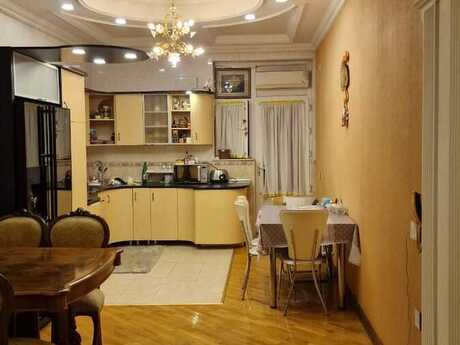Elan №5643248 - Bakı, Gənclik m., 3 otaqlı, 119 m², 7/13 mərtəbə
