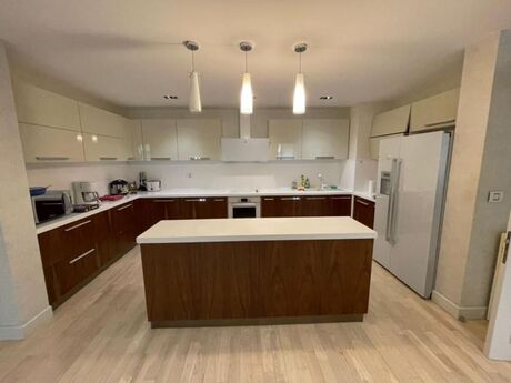 3-комн. новостройка - Насиминский  р. - 173 м²