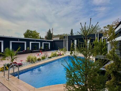 5 otaqlı həyət evi/bağ evi - Şüvəlan q. - 200 m²
