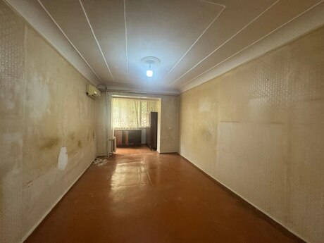 2 otaqlı köhnə tikili - İnşaatçılar m. - 60 m²