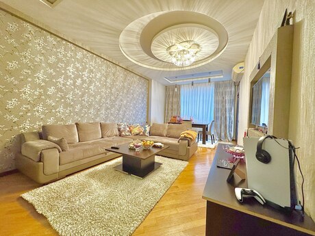 2-комн. новостройка - м. Кара Караев - 103 м²