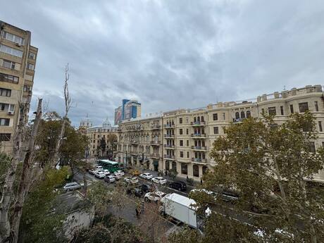 3 otaqlı köhnə tikili - Sahil m. - 85 m²