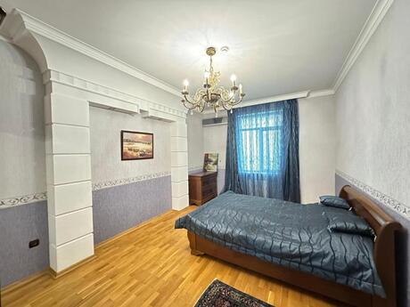 5 otaqlı həyət evi/bağ evi - Badamdar q. - 400 m²