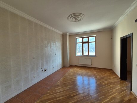 6 otaqlı həyət evi, 320 m², NZS: 330 000 ₼ 5