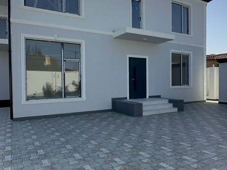 7 otaqlı həyət evi/bağ evi - Novxanı q. - 180 m²