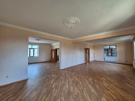 8 otaqlı həyət evi/bağ evi - NZS q. - 410 m²