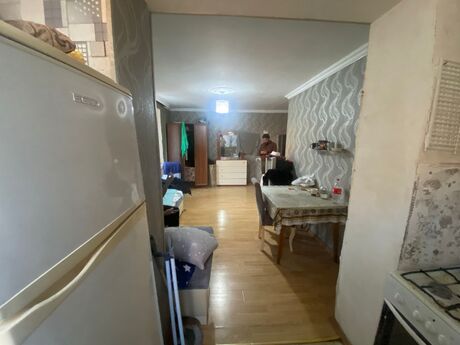 2 otaqlı köhnə tikili - 28 May m. - 40 m²
