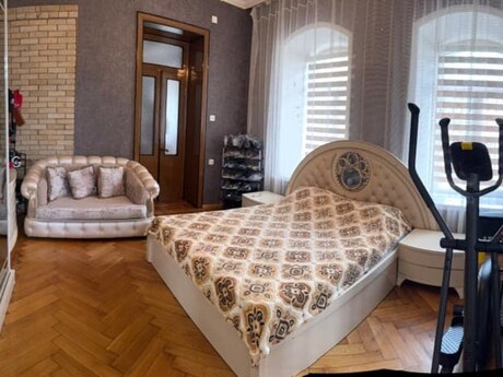 3 otaqlı köhnə tikili - 28 May m. - 80 m²