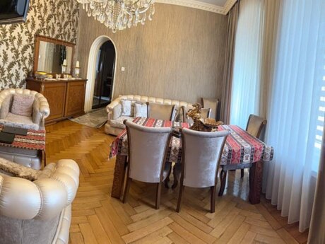 3 otaqlı köhnə tikili - 28 May m. - 80 m²