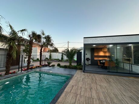 5 otaqlı həyət evi/bağ evi - Mərdəkan q. - 200 m²