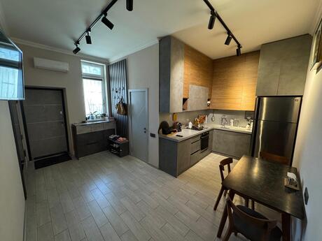 Elan №5646934 - Bakı, Nizami m., 3 otaqlı, 98 m², 3/3 mərtəbə