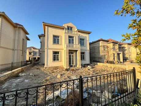 8 otaqlı həyət evi/bağ evi - Nardaran q. - 300 m²