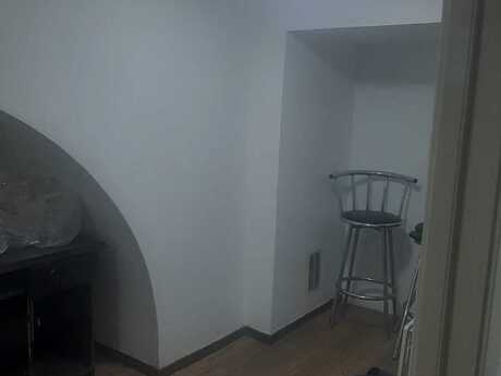 3 otaqlı köhnə tikili - 28 May m. - 60 m²