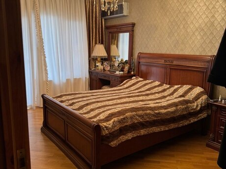 3 otaqlı köhnə tikili - Azadlıq Prospekti m. - 85 m²