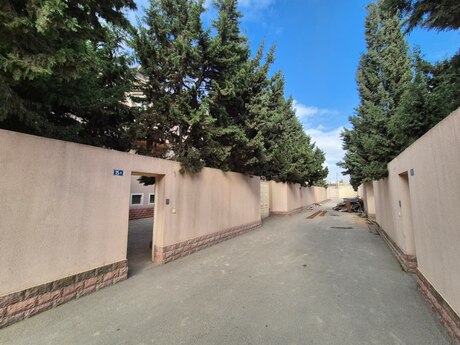 10 otaqlı həyət evi/bağ evi - NZS q. - 428 m²