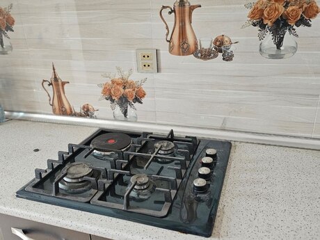 3 otaqlı köhnə tikili - Xalqlar Dostluğu m. - 90 m²