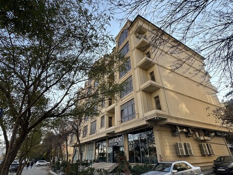 3 otaqlı yeni tikili - İnşaatçılar m. - 122 m²