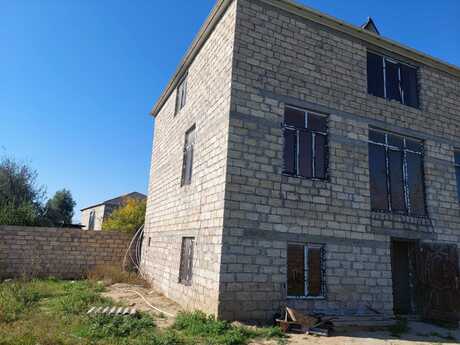 7 otaqlı həyət evi/bağ evi - Maştağa q. - 240 m²