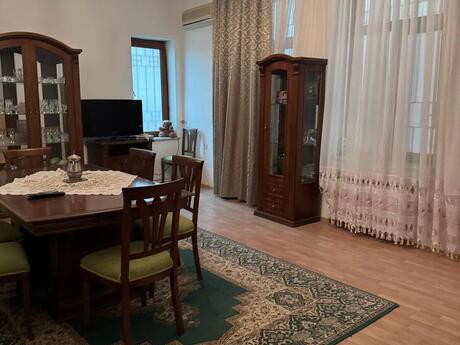 3 otaqlı həyət evi/bağ evi - İçəri Şəhər m. - 140 m²