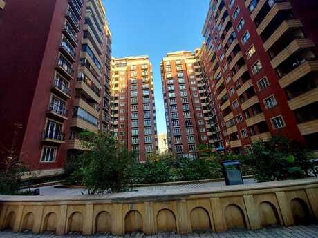 4 otaqlı yeni tikili - 28 May m. - 226 m²