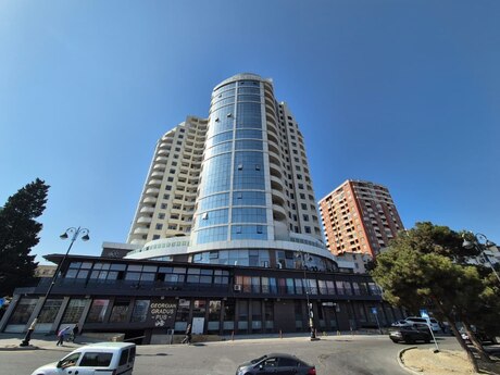 4 otaqlı yeni tikili - Elmlər Akademiyası m. - 200 m²
