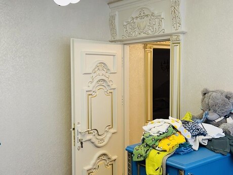 4 otaqlı köhnə tikili - 28 May m. - 215 m²