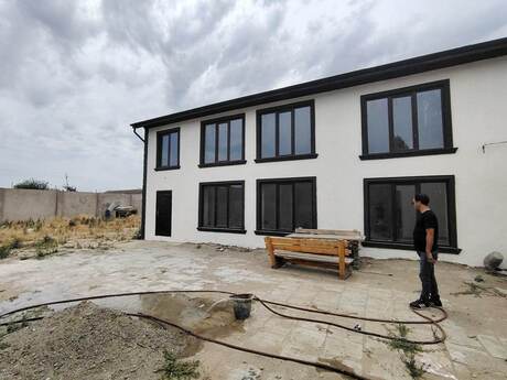 6 otaqlı həyət evi/bağ evi - Maştağa q. - 240 m²