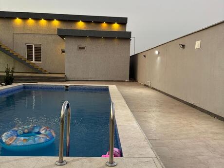 4 otaqlı həyət evi/bağ evi - Pirşağı q. - 210 m²