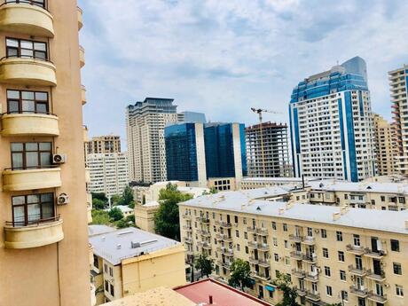 4 otaqlı yeni tikili - 28 May m. - 178 m²