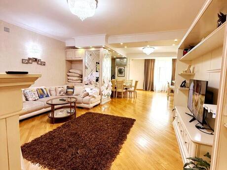 4 otaqlı yeni tikili - 28 May m. - 178 m²