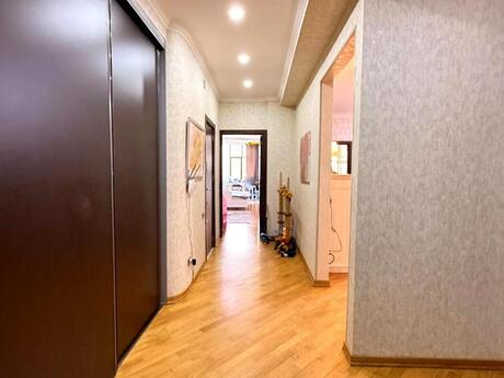 4 otaqlı mənzil, 178 m², 28 May: 560 000 ₼ 5