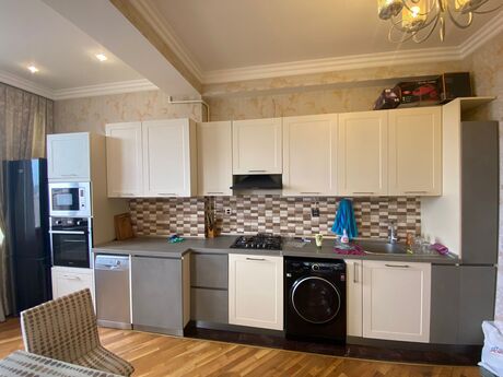 Elan №5655518 - Bakı, 28 May m., 3 otaqlı, 159 m², 16/19 mərtəbə