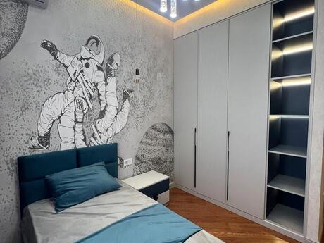 4 otaqlı yeni tikili - 8 Noyabr m. - 145 m²