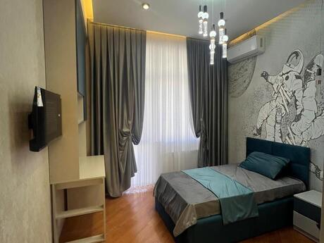 4 otaqlı yeni tikili - 8 Noyabr m. - 145 m²