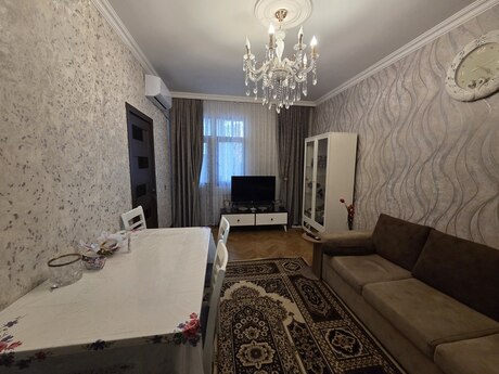 3 otaqlı köhnə tikili - Azadlıq Prospekti m. - 50 m²