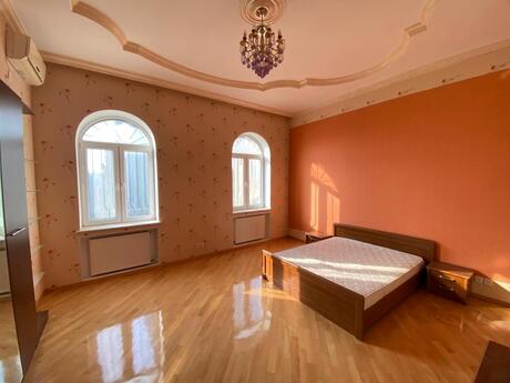 7 otaqlı həyət evi/bağ evi - Badamdar q. - 400 m²