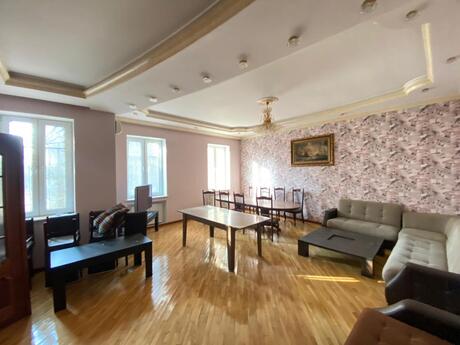 7 otaqlı həyət evi/bağ evi - Badamdar q. - 400 m²