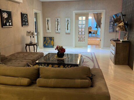 4 otaqlı yeni tikili - Şah İsmayıl Xətai m. - 250 m²
