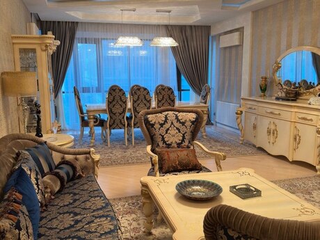 4 otaqlı yeni tikili - Şah İsmayıl Xətai m. - 250 m²